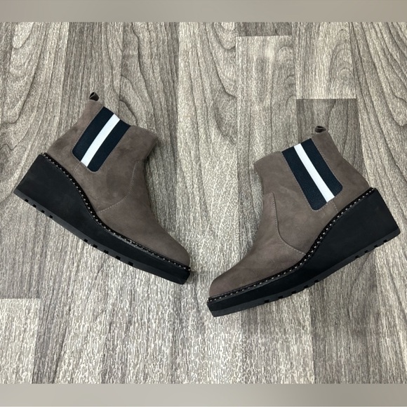 CECELIA NEW YORK | Gemma Boots in Gray Suede - Picture 2 of 4